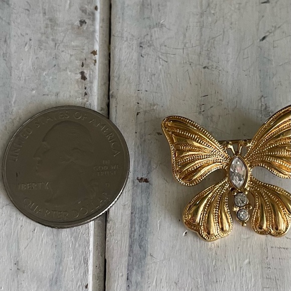 Vintage Monet crystal butterfly brooch - Picture 2 of 5
